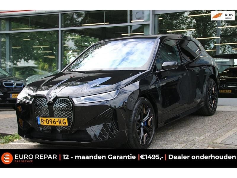 Zwart Gebruikt 2022 BMW iX Executive SUV | € 42.995 (Eerlijke prijs) - Afbeelding 1/4