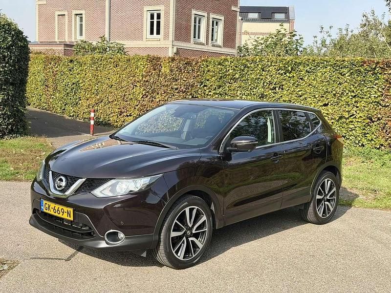 Paars Gebruikt 2015 Nissan Qashqai SUV | € 11.950 (Goede deal) - Afbeelding 1/4