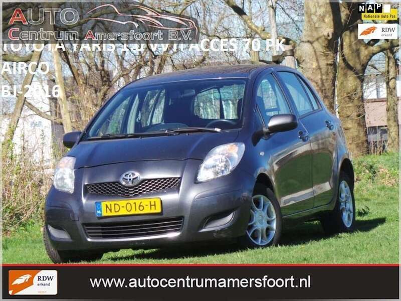 Grijs, metallic lak Gebruikt 2009 Toyota Yaris Hatchback | € 3.449 (Goede deal) - Afbeelding 1/4