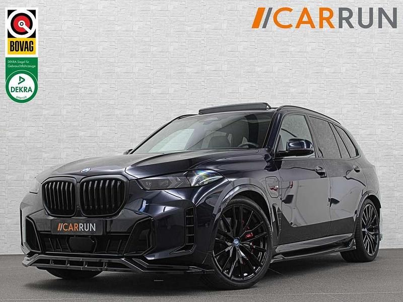 Zwart Gebruikt 2025 BMW X5 M Performance SUV | € 112.800 (Eerlijke prijs) - Afbeelding 1/4