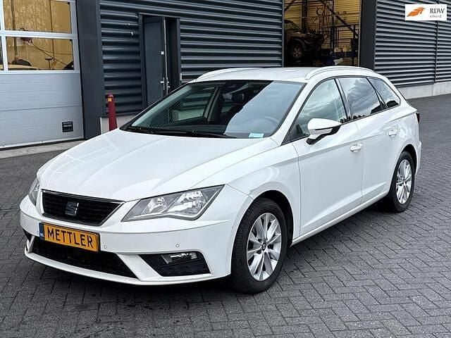 Wit Gebruikt 2019 Seat Leon ST Style Stationwagen | € 9.950 (Super prijs) - Afbeelding 1/4