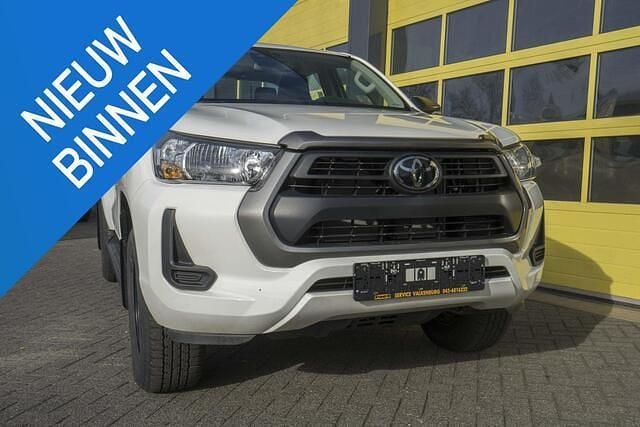 Wit Nieuw 2025 Toyota HiLux Comfort Pickup | € 39.995 (Super prijs) - Afbeelding 1/4