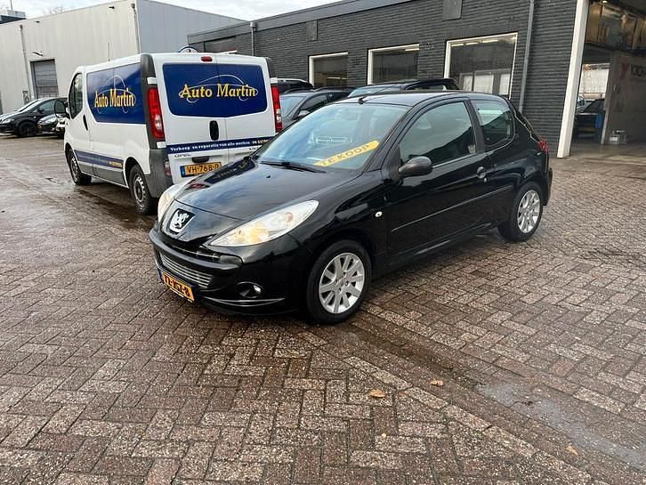 Gebruikt 2009 Peugeot 206+ Hatchback | € 2.199 - Afbeelding 1/4
