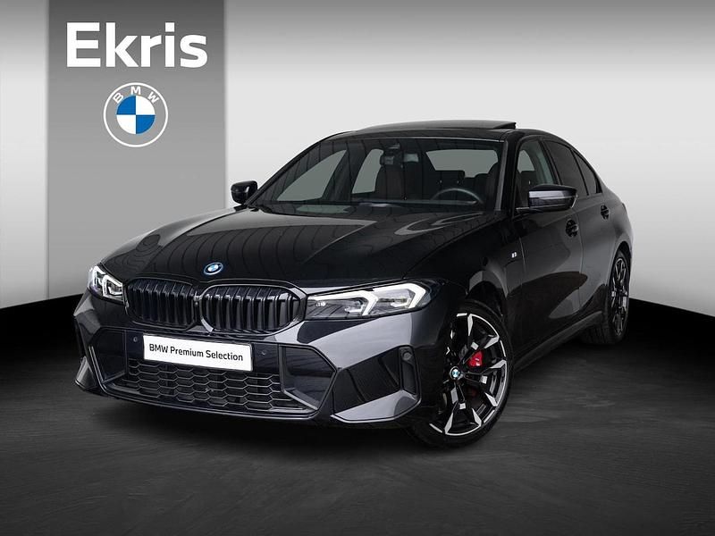 Zwart Gebruikt 2025 BMW 330e M Sport Sedan | € 56.900 (Eerlijke prijs) - Afbeelding 1/4