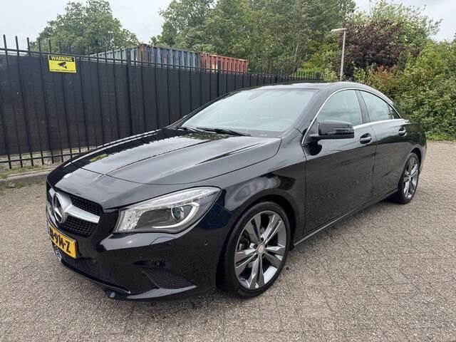 Zwart Gebruikt 2016 Mercedes CLA180 Ambition Sedan | € 17.950 (Eerlijke prijs) - Afbeelding 1/4