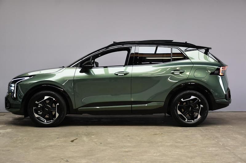 Nieuw Kia Sportage GT 239 PK (175 kW) 2025 Groen metallic SUV