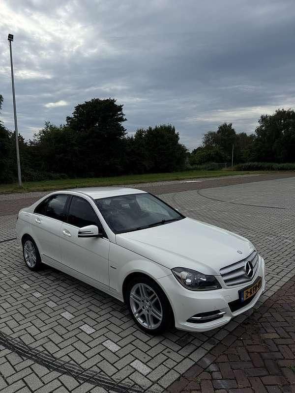 Wit Gebruikt 2012 Mercedes C180 Avantgarde Sedan | € 9.750 (Goede deal) - Afbeelding 1/4