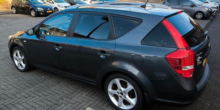 Occasion 2010 Kia Ceed Hatchback | € 2.995 (Goede deal) - Afbeelding 1/4