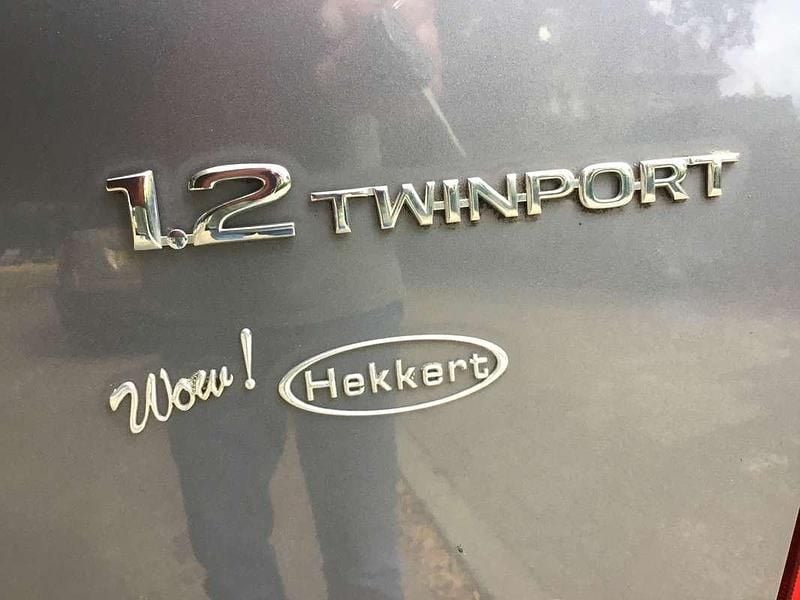 Grijs Gebruikt 2007 Opel Agila Hatchback | € 1.750 (Eerlijke prijs) - Afbeelding 1/4