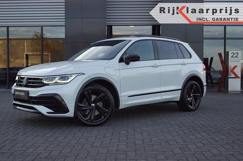 Wit Gebruikt 2022 VW Tiguan Pro SUV | € 33.750 (Eerlijke prijs) - Afbeelding 1/4