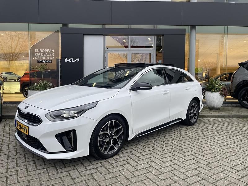Wit Gebruikt 2020 Kia ProCeed GT-Line Hatchback | € 23.950 (Duur) - Afbeelding 1/4