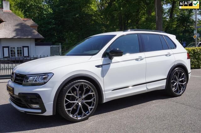 Wit Gebruikt 2019 VW Tiguan Highline SUV | € 32.900 - Afbeelding 1/4
