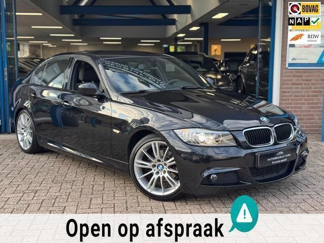 Zwart Gebruikt 2011 BMW 318 Sport Line Sedan | € 11.950 (Duur) - Afbeelding 1/4