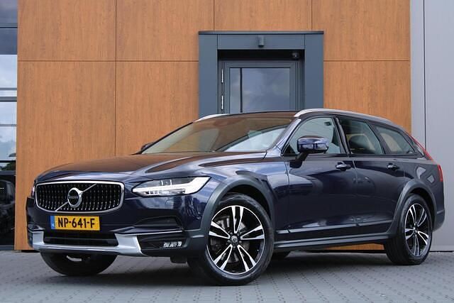 Blauw Gebruikt 2017 Volvo V90 CC Pro Stationwagen | € 25.450 (Eerlijke prijs) - Afbeelding 1/4