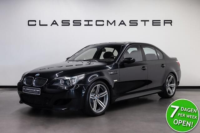 Zwart, metallic lak Gebruikt 2005 BMW M5 Sport Line Sedan | € 52.950 - Afbeelding 1/4