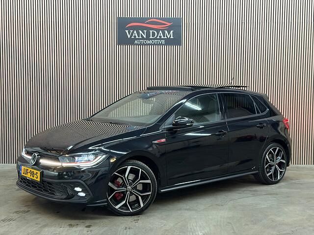 Zwart (metallic) Occasion 2022 VW Polo Beats Hatchback | € 25.900 (Eerlijke prijs) - Afbeelding 1/4