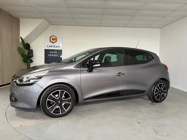 Grijs Gebruikt 2013 Renault Clio IV Expression Hatchback | € 4.995 (Eerlijke prijs) - Afbeelding 1/4