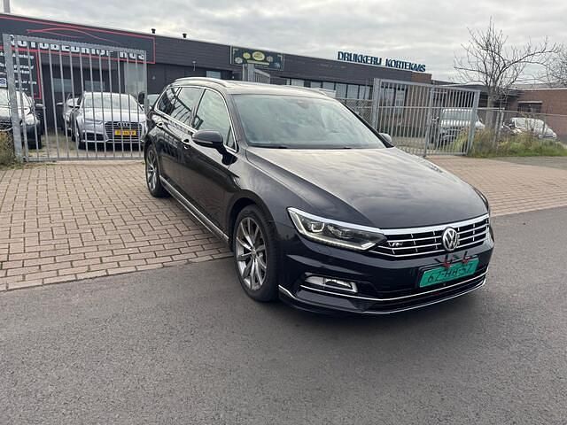 Zwart Gebruikt 2015 VW Passat R-line Stationwagen | € 9.350 (Super prijs) - Afbeelding 1/4