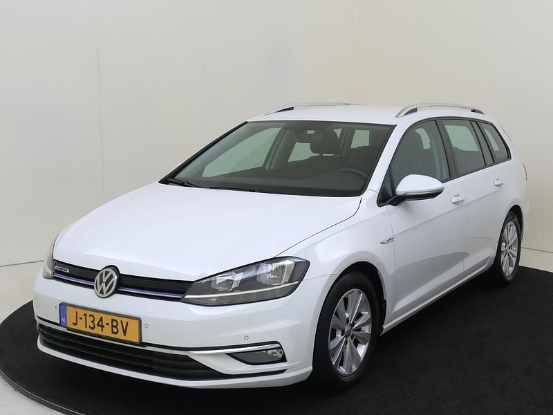 Wit Gebruikt 2020 VW Golf VIII Comfortline Stationwagen | € 20.950 (Goede deal) - Afbeelding 1/4