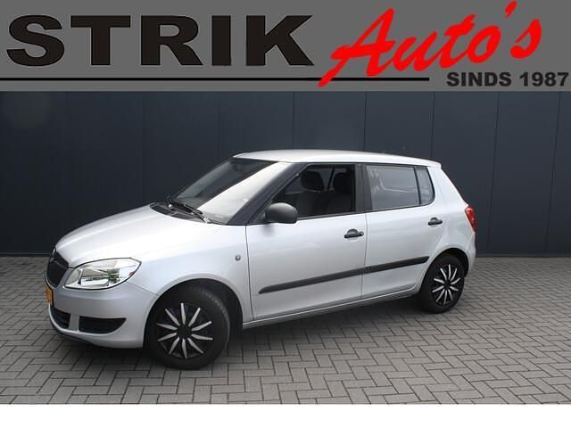 Grijs Gebruikt 2010 Skoda Fabia Drive Hatchback | € 3.333 (Eerlijke prijs) - Afbeelding 1/4
