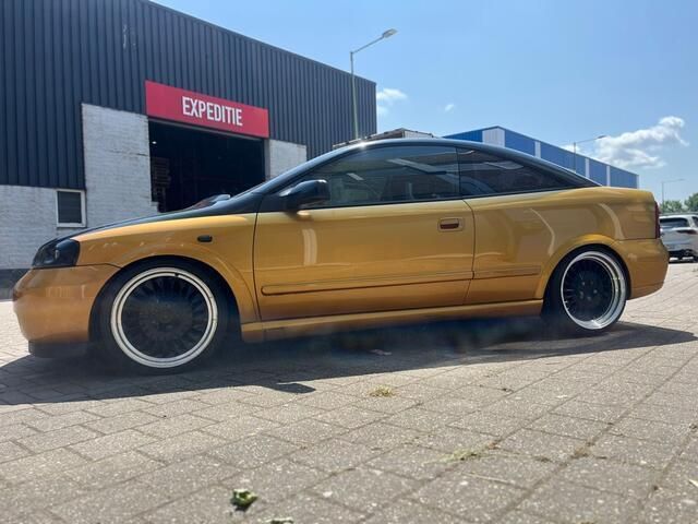 Occasion Opel Astra 116 PK (85 kW) 2000 Geel Coupé