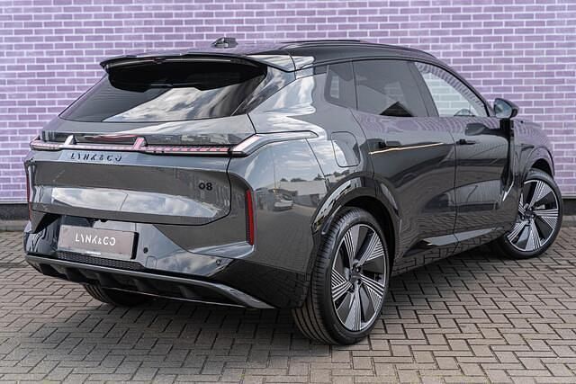Nieuw Lynk & Co 08 349 PK (256 kW) 2026 Grijs SUV