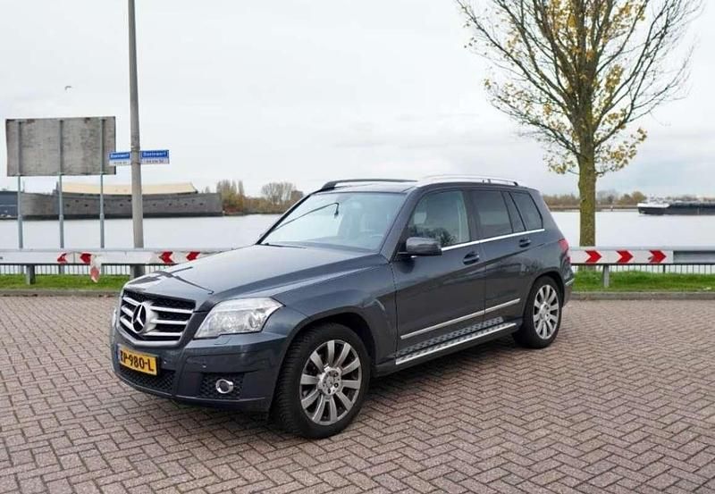 Zwart Gebruikt 2009 Mercedes GLK350 SUV | € 10.999 (Eerlijke prijs) - Afbeelding 1/4