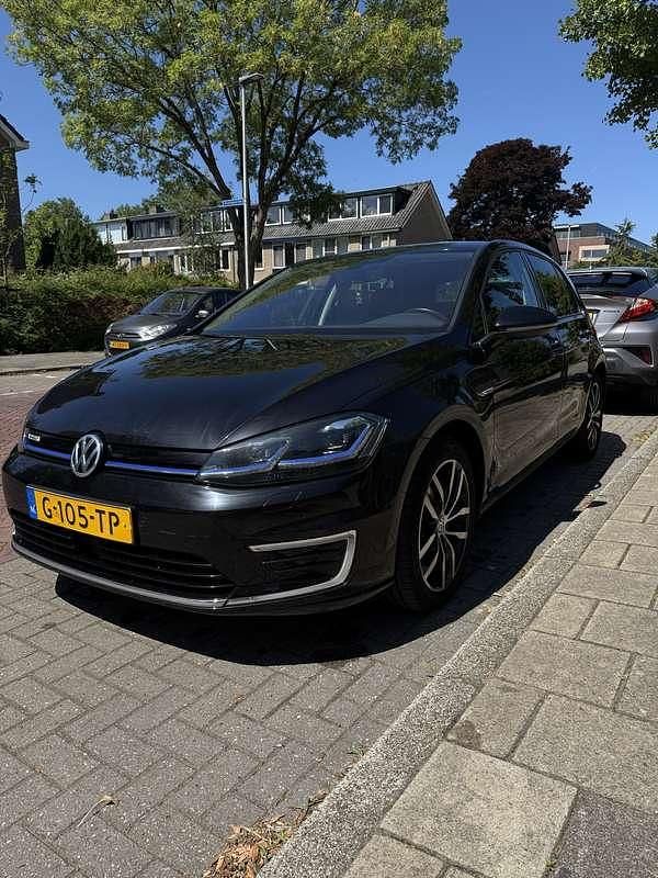 Zwart Gebruikt 2019 VW e-Golf Hatchback | € 12.999 (Eerlijke prijs) - Afbeelding 1/4