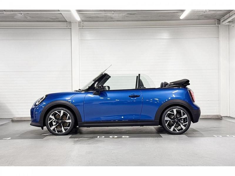 Nieuw Mini Cooper Cabriolet 163 PK (119 kW) 2025 Icy sunshine blue (c6l) (licht blauw) Cabriolet
