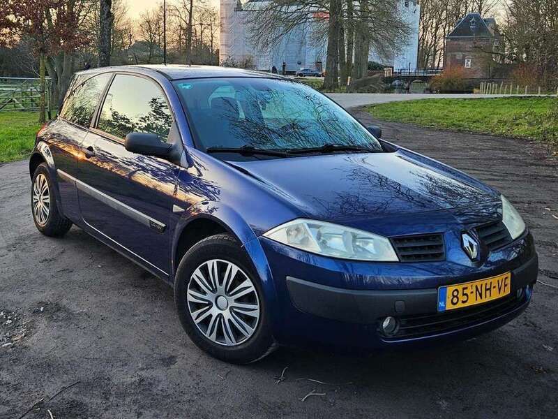 Blauw Gebruikt 2003 Renault Mégane II Basis Hatchback | € 799 (Eerlijke prijs) - Afbeelding 1/4