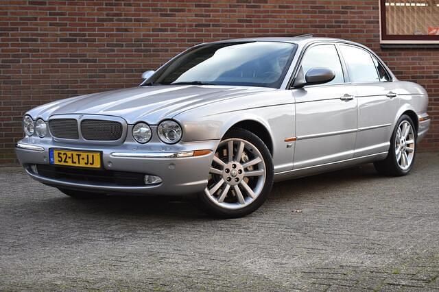 Grijs Gebruikt 2003 Jaguar XJR S Sedan | € 12.949 - Afbeelding 1/4