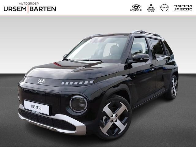 Zwart (parellak) Nieuw 2025 Hyundai Inster Hatchback | € 27.210 - Afbeelding 1/4