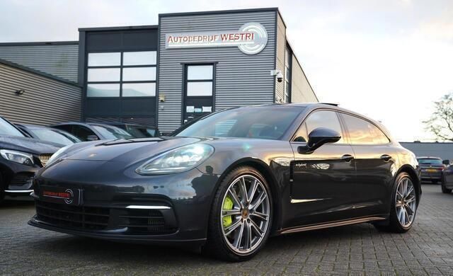 Grijs, metallic lak Gebruikt 2018 Porsche Panamera S E-Hybrid Sport Turismo Sedan | € 57.995 (Eerlijke prijs) - Afbeelding 1/4