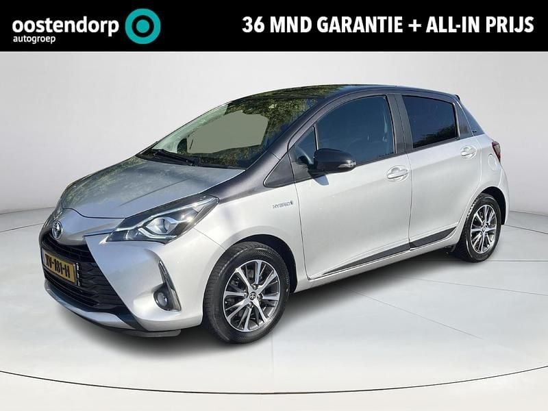 Grijs Gebruikt 2019 Toyota Yaris Hybrid Hatchback | € 16.950 (Eerlijke prijs) - Afbeelding 1/3
