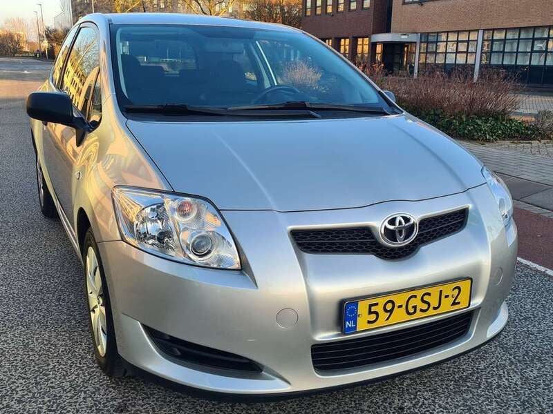 Zilver Gebruikt 2008 Toyota Auris Terra Hatchback | € 3.500 (Eerlijke prijs) - Afbeelding 1/4