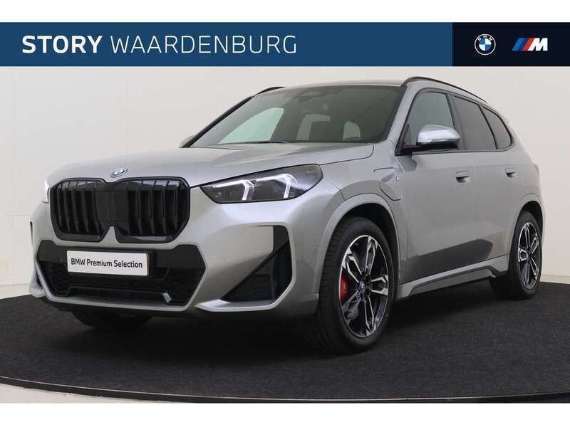 Grijs Gebruikt 2025 BMW X1 M Sport SUV | € 62.495 - Afbeelding 1/4