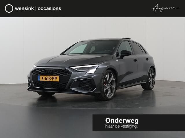 Grijs Occasion 2023 Audi A3 Sportback Sport Hatchback | € 33.935 (Duur) - Afbeelding 1/4