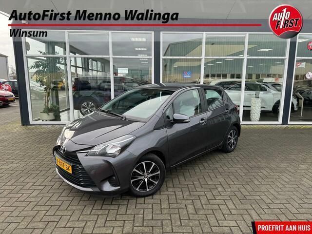 Grijs Gebruikt 2020 Toyota Yaris Connect Style Hatchback | € 10.995 (Goede deal) - Afbeelding 1/4