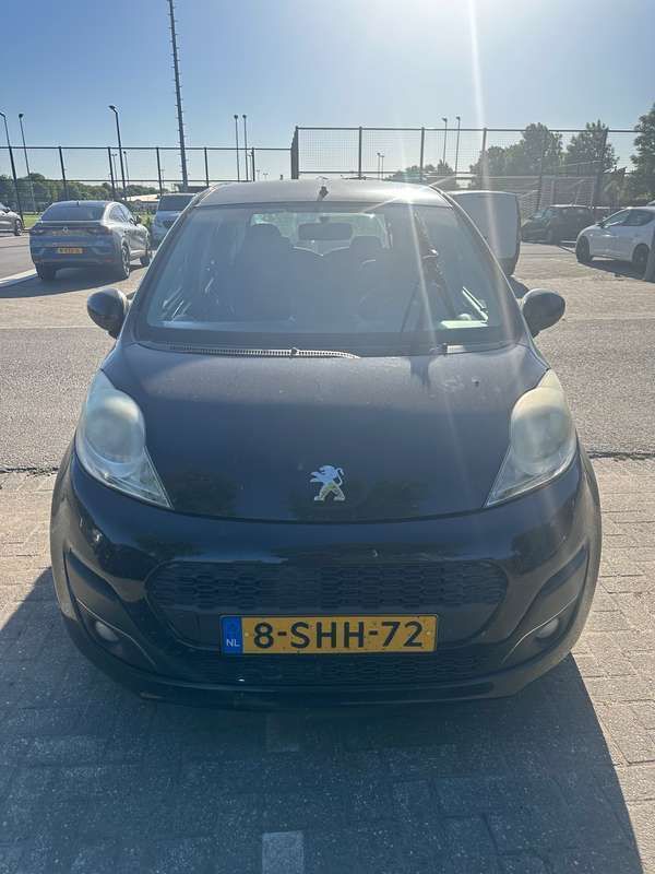 Zwart Gebruikt 2013 Peugeot 107 Envy Hatchback | € 2.000 (Super prijs) - Afbeelding 1/4