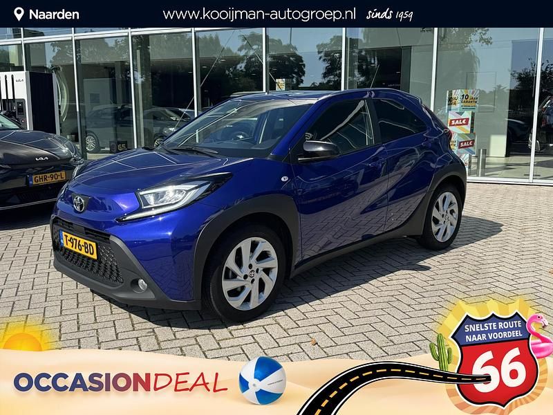 Blauw Gebruikt 2023 Toyota Aygo Hatchback | € 16.445 (Eerlijke prijs) - Afbeelding 1/4
