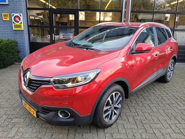 Rood Occasion 2018 Renault Kadjar Bose Edition SUV | € 15.750 (Eerlijke prijs) - Afbeelding 1/4