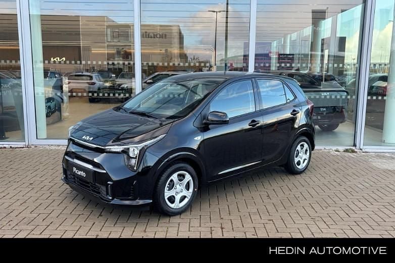 Zwart Occasion 2025 Kia Picanto Hatchback | € 18.745 (Eerlijke prijs) - Afbeelding 1/4