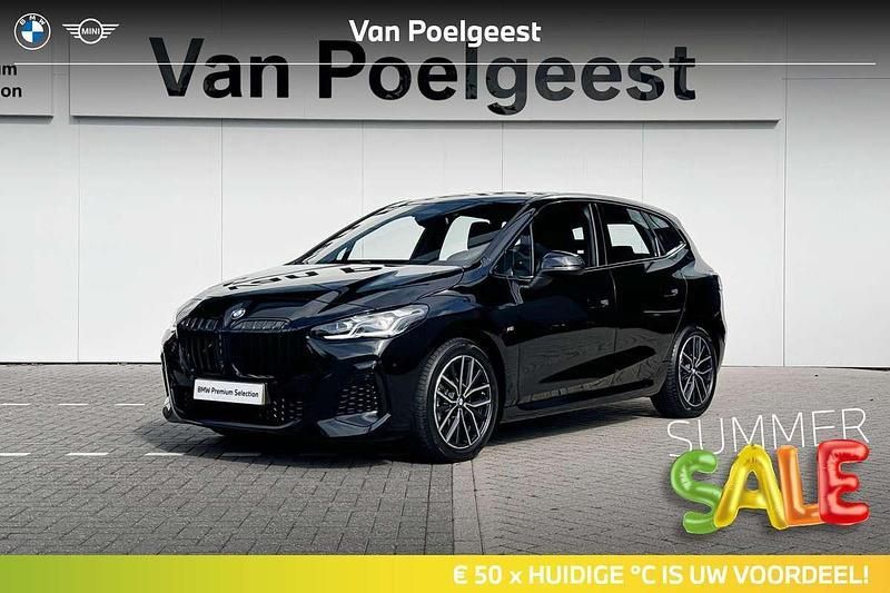 Zwart Gebruikt 2023 BMW 220 Active Tourer M Sport MPV | € 38.900 (Eerlijke prijs) - Afbeelding 1/4