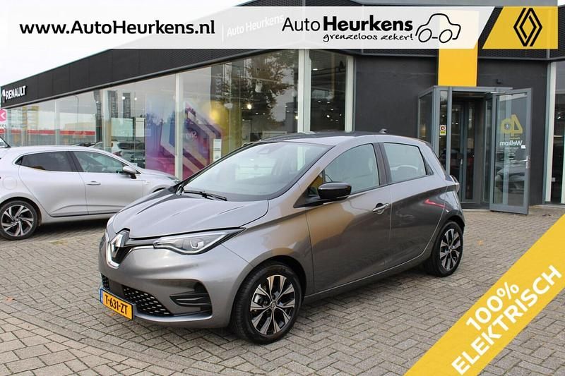 Grijs Gebruikt 2023 Renault Zoe Evolution Hatchback | € 19.945 (Eerlijke prijs) - Afbeelding 1/4