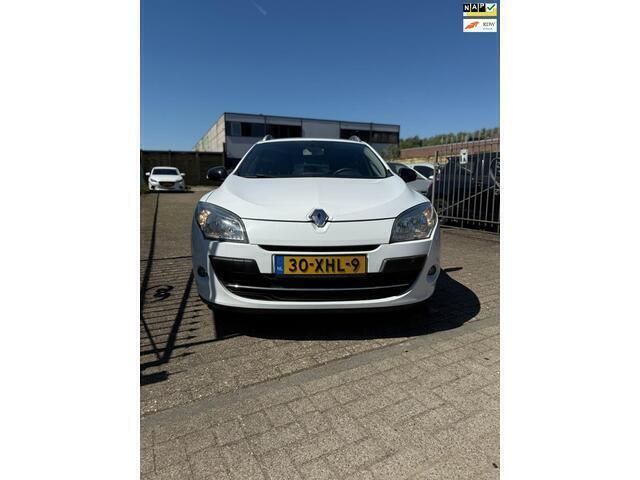 Wit Gebruikt 2012 Renault Mégane GrandTour Bose Edition Stationwagen | € 3.250 (Goede deal) - Afbeelding 1/4