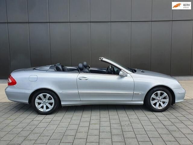 Grijs Occasion 2003 Mercedes CLK200 Avantgarde Cabriolet | € 7.750 (Eerlijke prijs) - Afbeelding 1/4