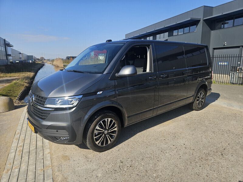 Grijs Nieuw 2024 VW T6.1 Highline Van | € 50.950 - Afbeelding 1/4