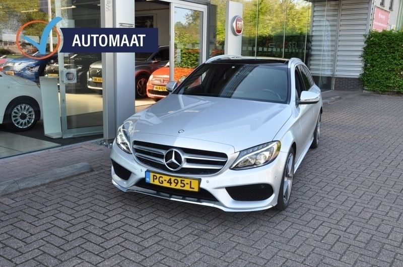 Grijs Gebruikt 2017 Mercedes 180 AMG Sedan | € 19.750 (Goede deal) - Afbeelding 1/4