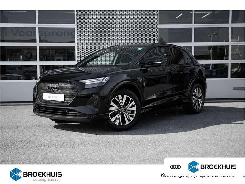 Zwart Gebruikt 2025 Audi Q4 e-tron Advanced SUV | € 50.900 (Super prijs) - Afbeelding 1/4
