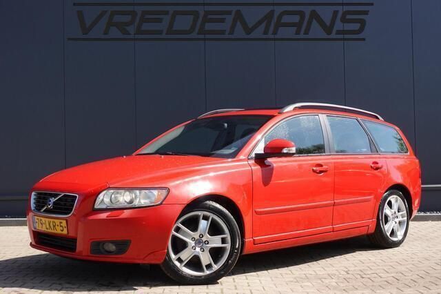 Rood Gebruikt 2010 Volvo V50 Summum Stationwagen | € 1.950 (Goede deal) - Afbeelding 1/4